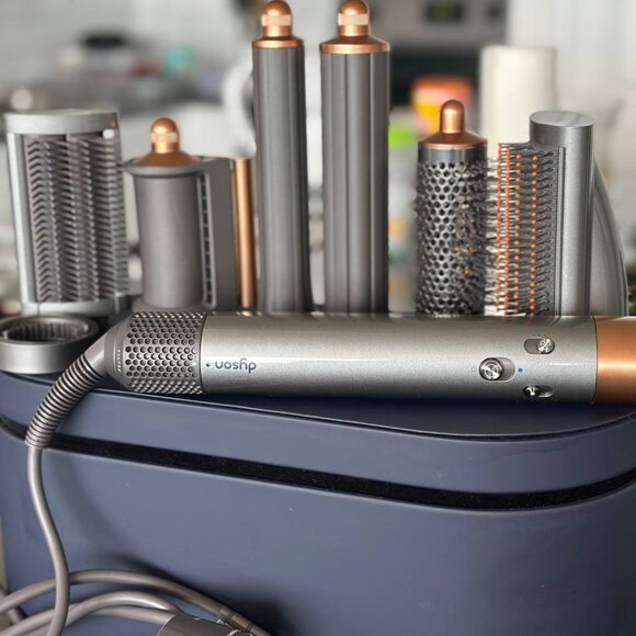 DYSON Airwrap multi-styler and dryer - Picture 4 of 4